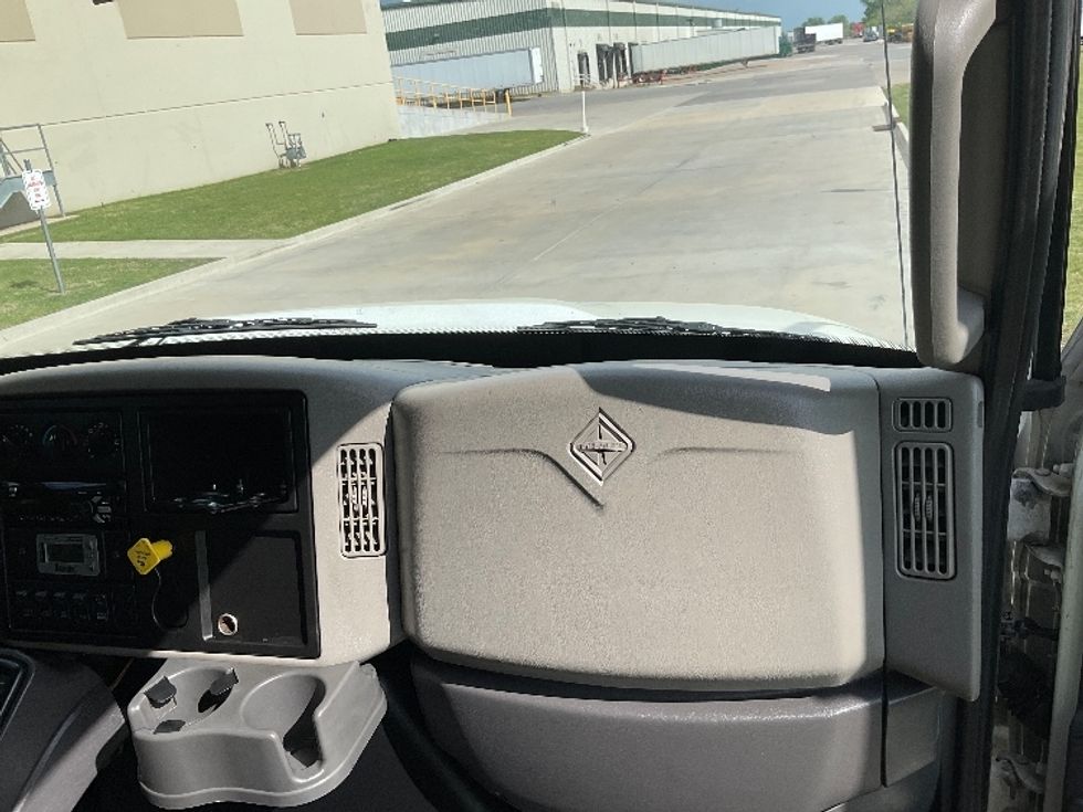 Medium Duty Box Truck-Light and Medium Duty Trucks-International-2019-4300LP-Tulsa-OK-88,760\n\t\tmiles-$ 56,000 - Image 21