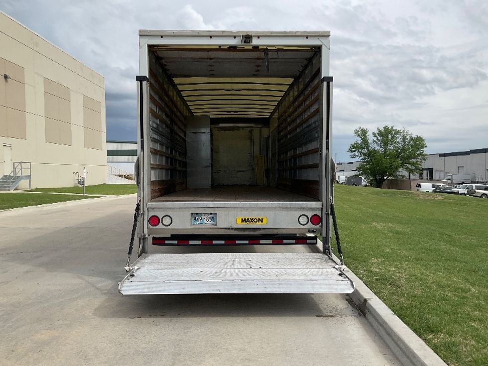 Medium Duty Box Truck-Light and Medium Duty Trucks-International-2019-4300LP-Tulsa-OK-88,760\n\t\tmiles-$ 56,000 - Image 9