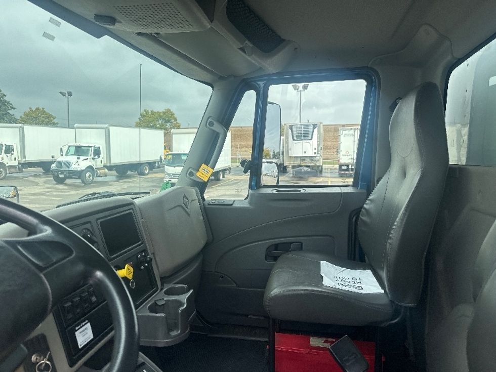 Medium Duty Box Truck-Light and Medium Duty Trucks-International-2019-4400-Brampton-ON-247,186\n\t\tkm-$ 82,250 - Image 19