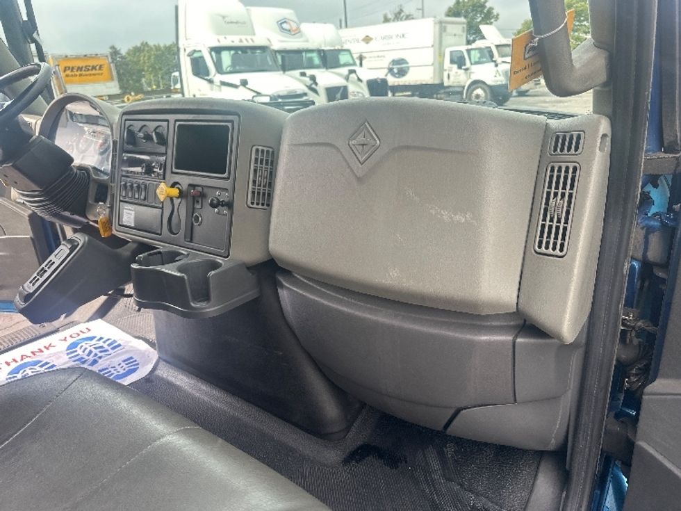 Medium Duty Box Truck-Light and Medium Duty Trucks-International-2019-4400-Brampton-ON-247,186\n\t\tkm-$ 82,250 - Image 21
