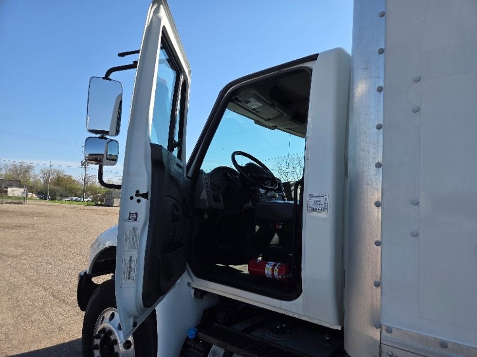Medium Duty Box Truck-Light and Medium Duty Trucks-International-2019-4400-Jackson-MI-202,514\n\t\tmiles-$ 50,000 - Image 15