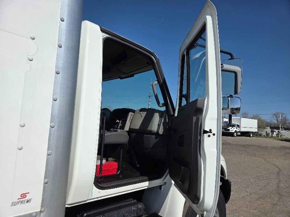 Medium Duty Box Truck-Light and Medium Duty Trucks-International-2019-4400-Jackson-MI-202,514\n\t\tmiles-$ 50,000 - Image 20