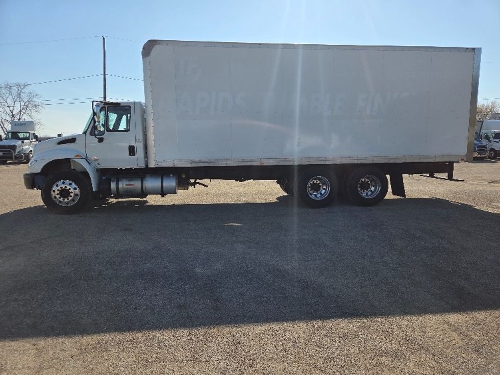 Medium Duty Box Truck-Light and Medium Duty Trucks-International-2019-4400-Jackson-MI-202,514\n\t\tmiles-$ 50,000 - Image 4
