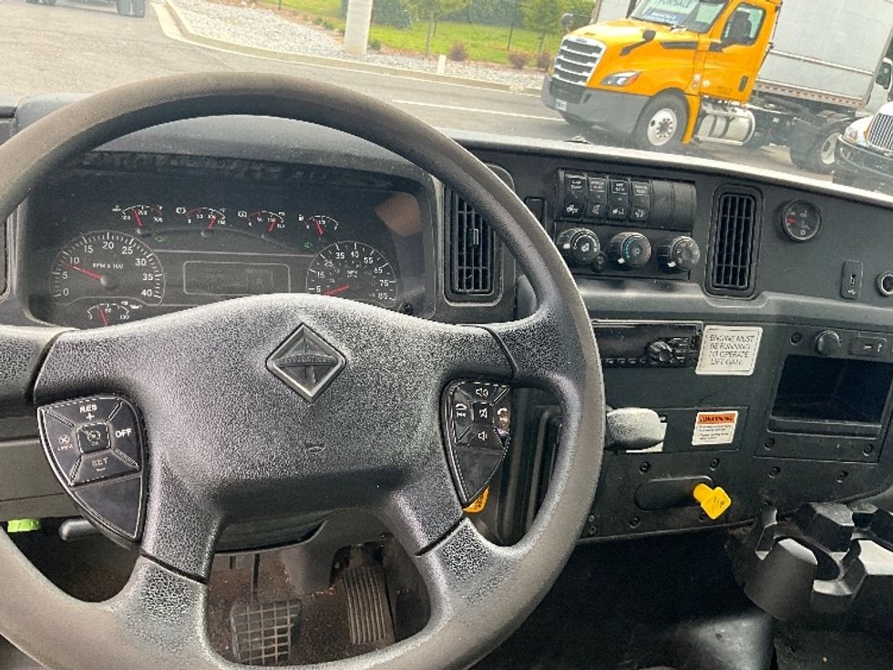 Medium Duty Box Truck-Light and Medium Duty Trucks-International-2019-MV607-Atlanta (Forest Park)-GA-236,492\n\t\tmiles-$ 36,250 - Image 17