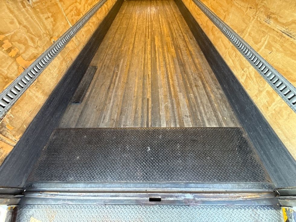 Medium Duty Box Truck-Light and Medium Duty Trucks-International-2019-MV607-Baltimore-MD-113,684\n\t\tmiles-$ 53,750 - Image 10