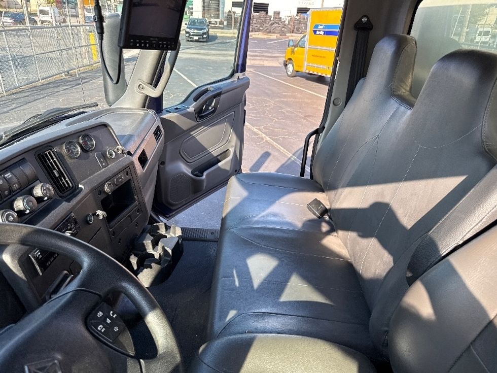 Medium Duty Box Truck-Light and Medium Duty Trucks-International-2019-MV607-Baltimore-MD-113,684\n\t\tmiles-$ 53,750 - Image 19