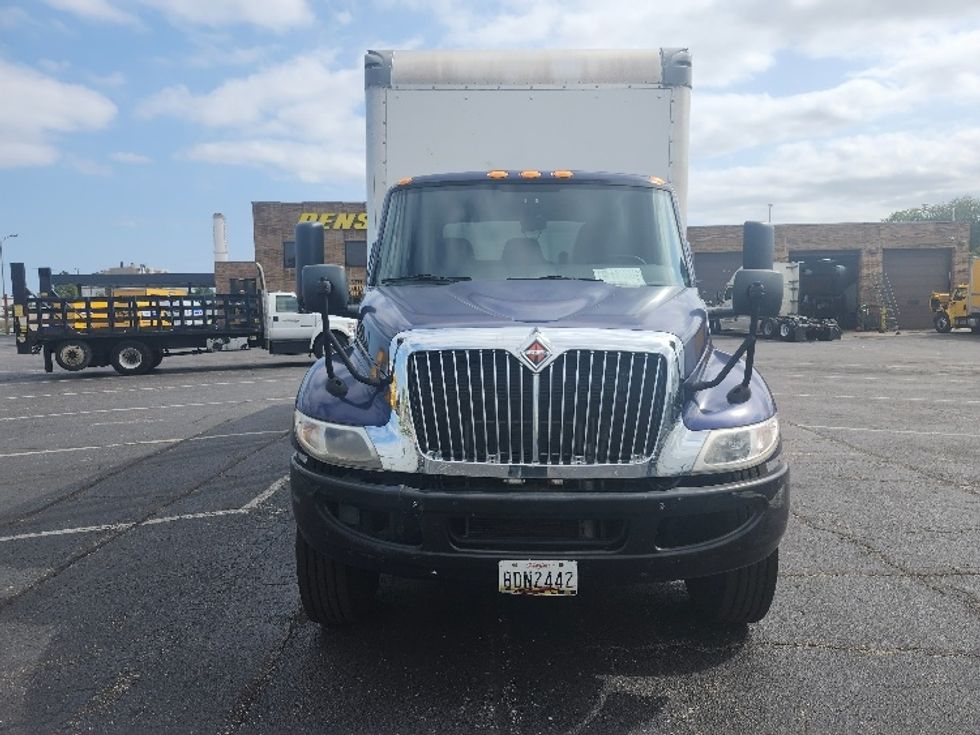 Medium Duty Box Truck-Light and Medium Duty Trucks-International-2019-MV607-Baltimore-MD-113,684\n\t\tmiles-$ 53,750 - Image 2