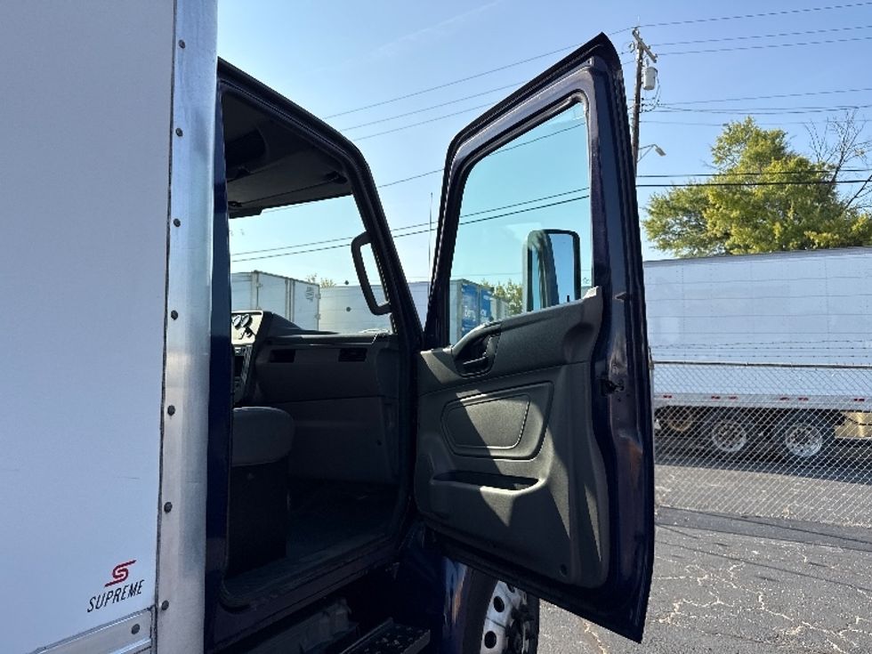 Medium Duty Box Truck-Light and Medium Duty Trucks-International-2019-MV607-Baltimore-MD-113,684\n\t\tmiles-$ 53,750 - Image 20