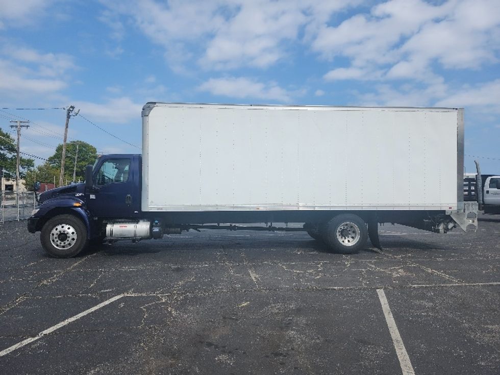 Medium Duty Box Truck-Light and Medium Duty Trucks-International-2019-MV607-Baltimore-MD-113,684\n\t\tmiles-$ 53,750 - Image 4