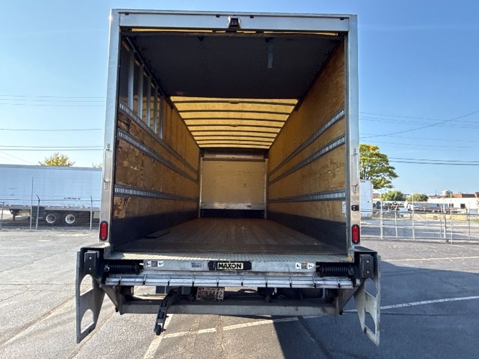 Medium Duty Box Truck-Light and Medium Duty Trucks-International-2019-MV607-Baltimore-MD-113,684\n\t\tmiles-$ 53,750 - Image 8