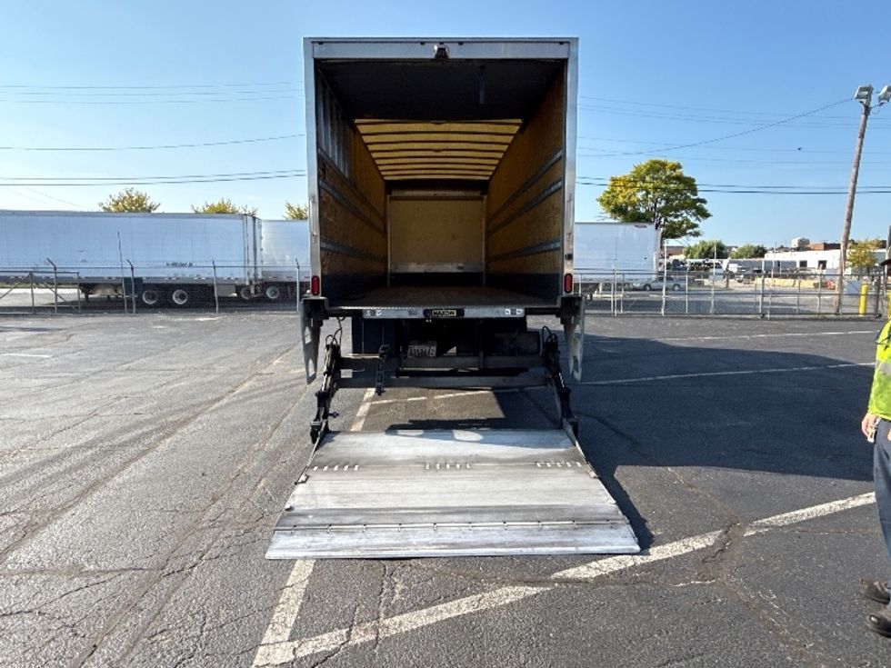 Medium Duty Box Truck-Light and Medium Duty Trucks-International-2019-MV607-Baltimore-MD-113,684\n\t\tmiles-$ 53,750 - Image 9