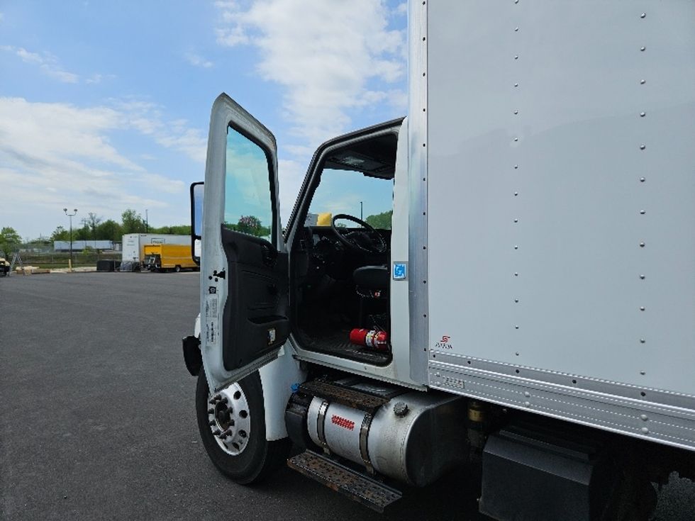 Medium Duty Box Truck-Light and Medium Duty Trucks-International-2019-MV607-Bensalem-PA-184,198\n\t\tmiles-$ 36,750 - Image 16