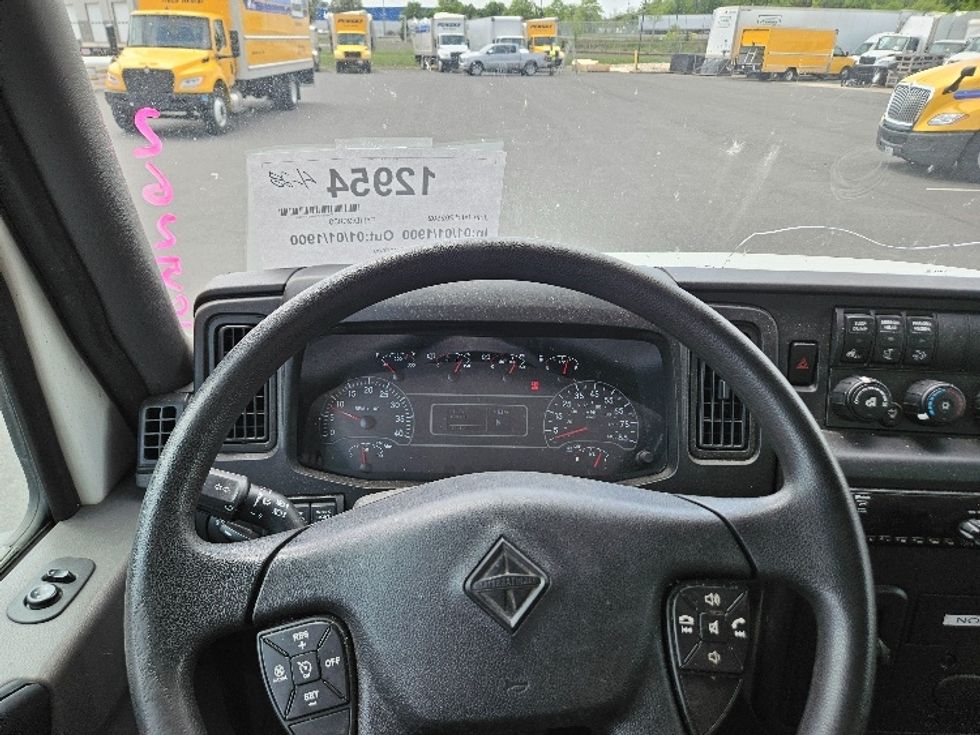 Medium Duty Box Truck-Light and Medium Duty Trucks-International-2019-MV607-Bensalem-PA-184,198\n\t\tmiles-$ 36,750 - Image 18