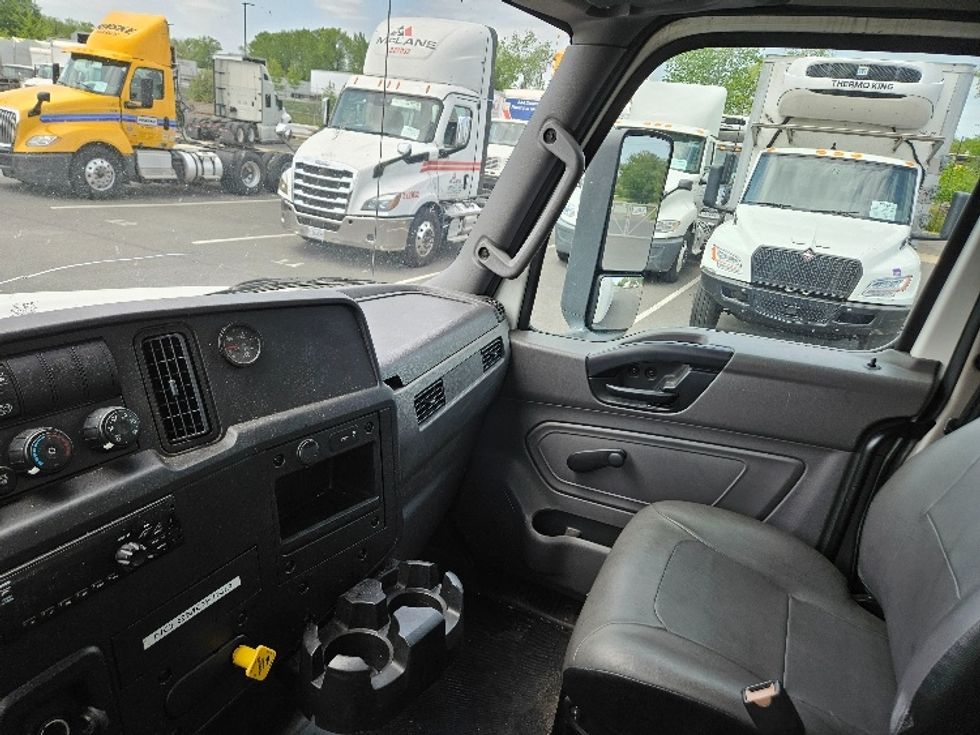 Medium Duty Box Truck-Light and Medium Duty Trucks-International-2019-MV607-Bensalem-PA-184,198\n\t\tmiles-$ 36,750 - Image 19