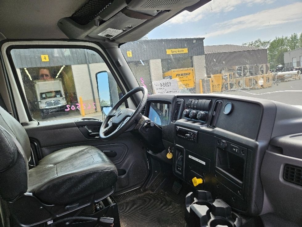 Medium Duty Box Truck-Light and Medium Duty Trucks-International-2019-MV607-Bensalem-PA-184,198\n\t\tmiles-$ 36,750 - Image 22