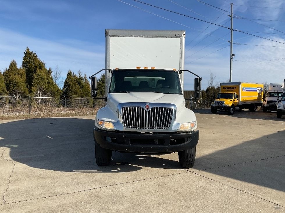Medium Duty Box Truck-Light and Medium Duty Trucks-International-2019-MV607-Bowling Green-KY-106,451\n\t\tmiles-$ 52,250 - Image 2