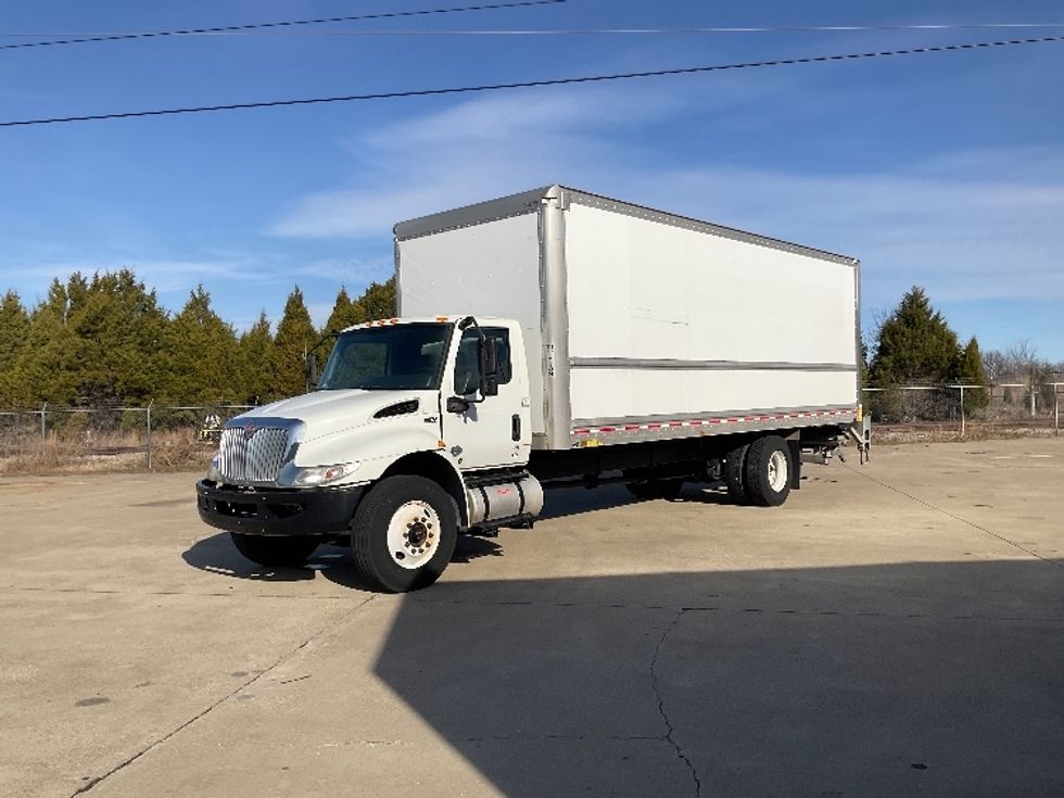 Medium Duty Box Truck-Light and Medium Duty Trucks-International-2019-MV607-Bowling Green-KY-106,451\n\t\tmiles-$ 52,250 - Image 3