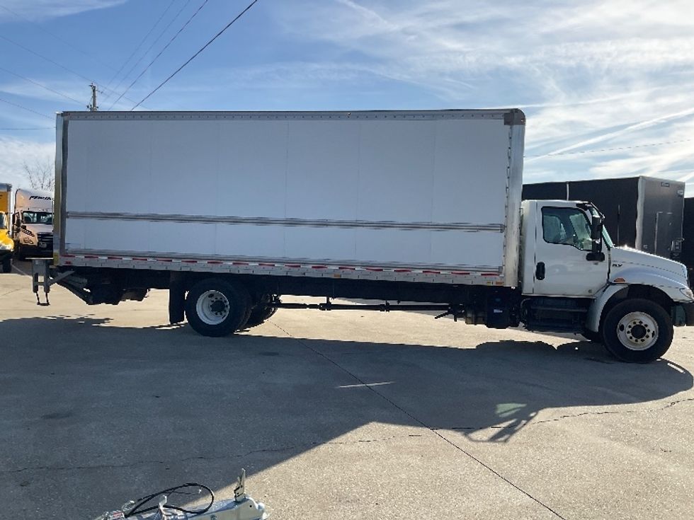 Medium Duty Box Truck-Light and Medium Duty Trucks-International-2019-MV607-Bowling Green-KY-106,451\n\t\tmiles-$ 52,250 - Image 15