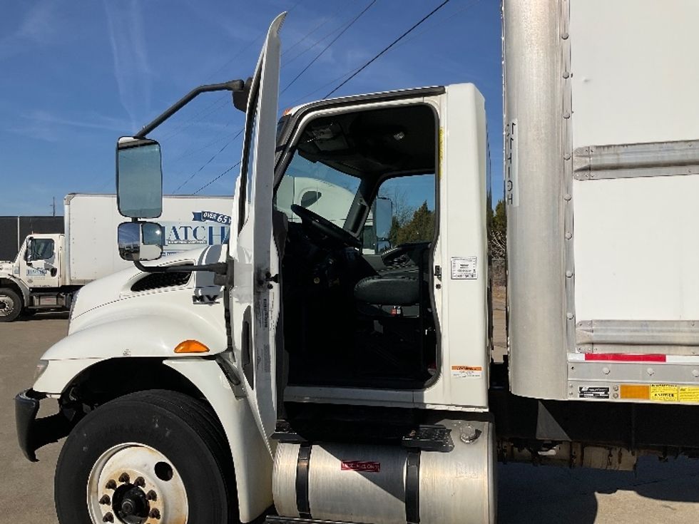 Medium Duty Box Truck-Light and Medium Duty Trucks-International-2019-MV607-Bowling Green-KY-106,451\n\t\tmiles-$ 52,250 - Image 16