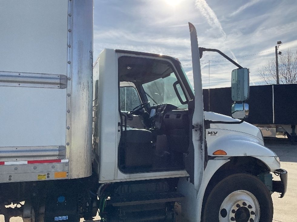 Medium Duty Box Truck-Light and Medium Duty Trucks-International-2019-MV607-Bowling Green-KY-106,451\n\t\tmiles-$ 52,250 - Image 20