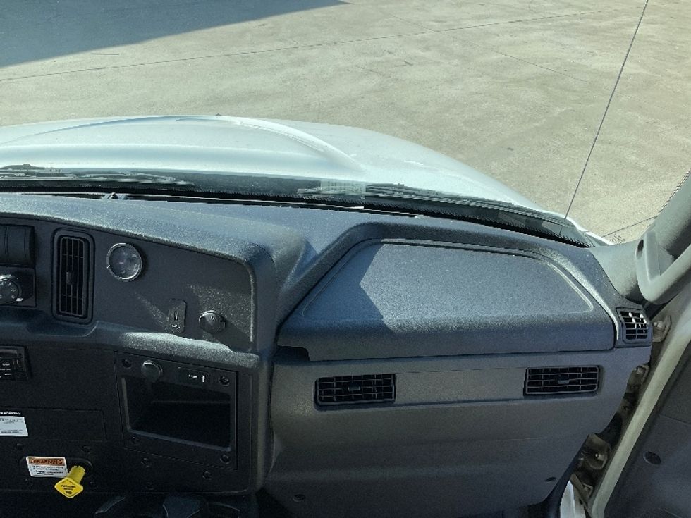 Medium Duty Box Truck-Light and Medium Duty Trucks-International-2019-MV607-Bowling Green-KY-106,451\n\t\tmiles-$ 52,250 - Image 21