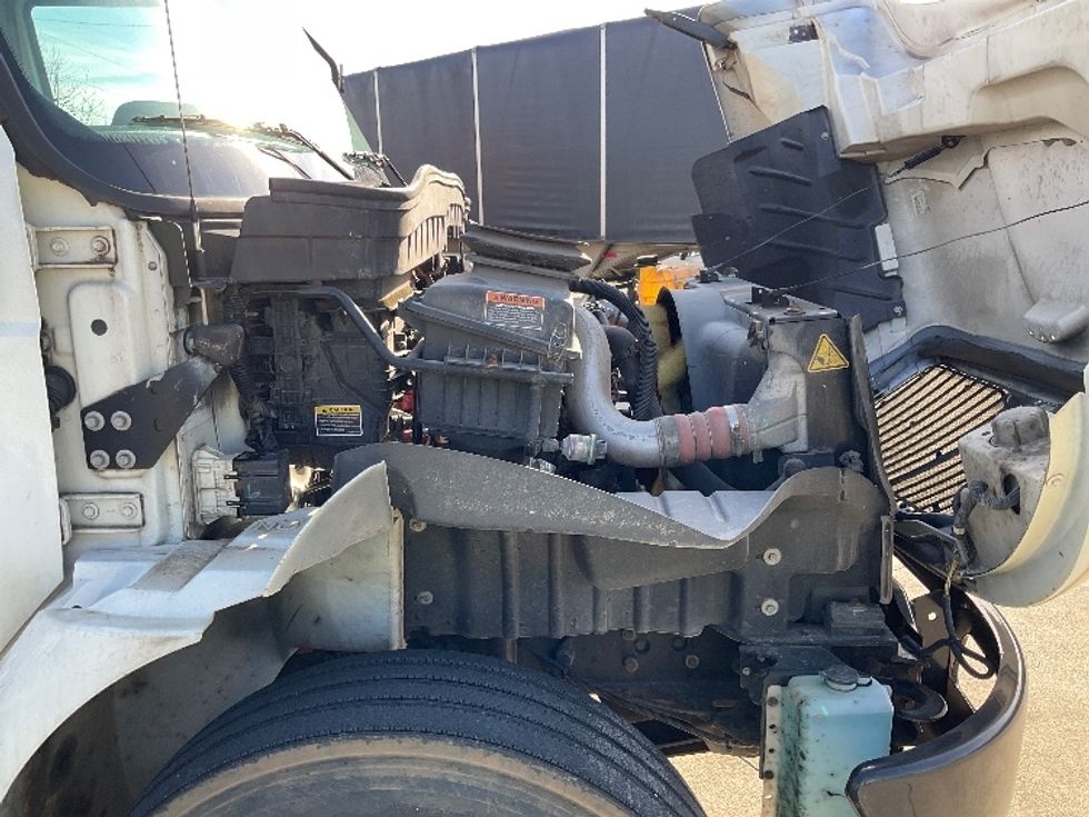 Medium Duty Box Truck-Light and Medium Duty Trucks-International-2019-MV607-Bowling Green-KY-106,451\n\t\tmiles-$ 52,250 - Image 23