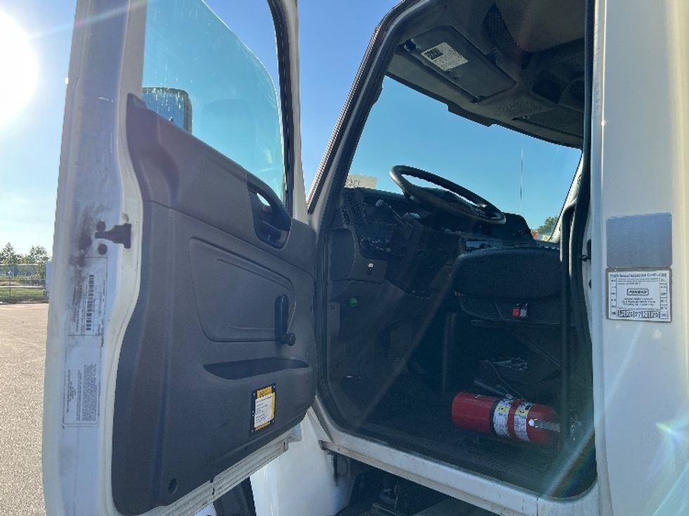 Medium Duty Box Truck-Light and Medium Duty Trucks-International-2019-MV607-Burlington-NJ-374,558\n\t\tmiles-$ 20,000 - Image 16