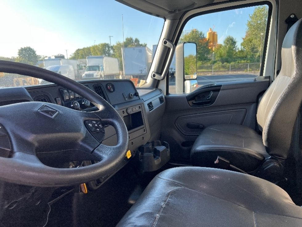 Medium Duty Box Truck-Light and Medium Duty Trucks-International-2019-MV607-Burlington-NJ-374,558\n\t\tmiles-$ 20,000 - Image 17