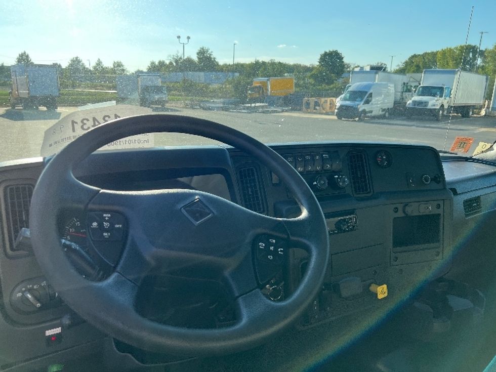 Medium Duty Box Truck-Light and Medium Duty Trucks-International-2019-MV607-Burlington-NJ-374,558\n\t\tmiles-$ 20,000 - Image 18