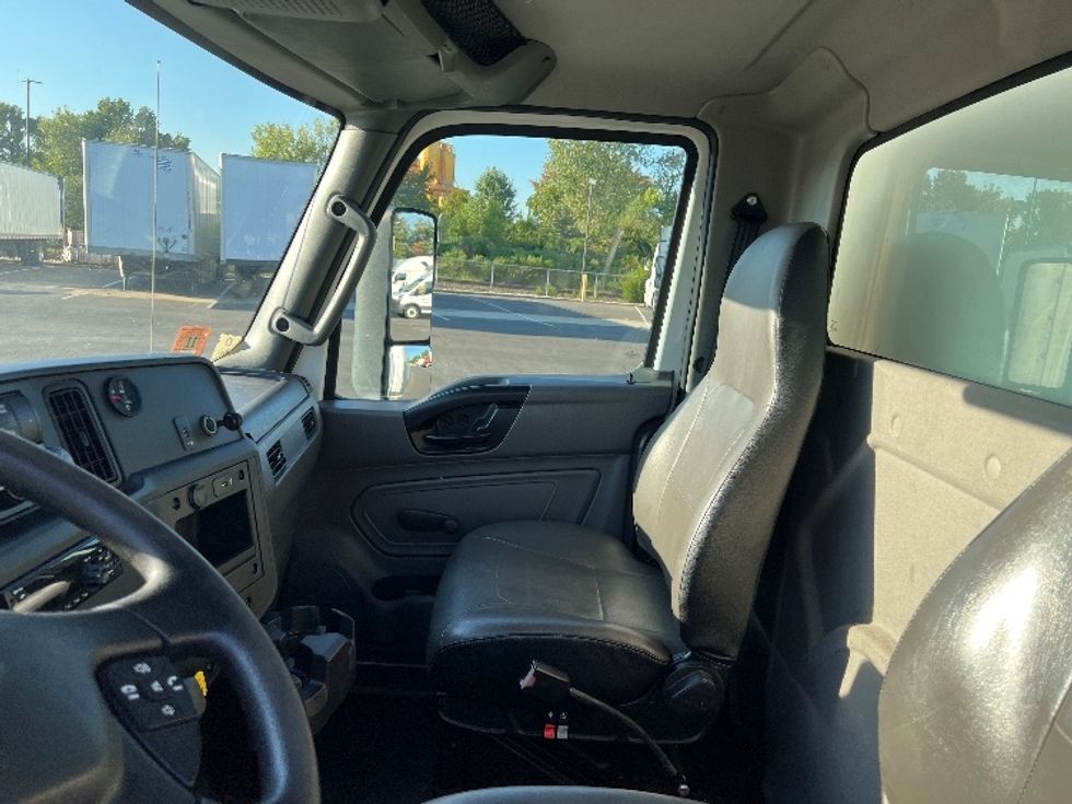 Medium Duty Box Truck-Light and Medium Duty Trucks-International-2019-MV607-Burlington-NJ-374,558\n\t\tmiles-$ 20,000 - Image 19