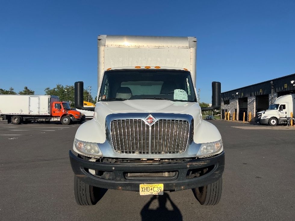 Medium Duty Box Truck-Light and Medium Duty Trucks-International-2019-MV607-Burlington-NJ-374,558\n\t\tmiles-$ 20,000 - Image 2