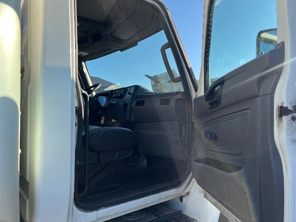 Medium Duty Box Truck-Light and Medium Duty Trucks-International-2019-MV607-Burlington-NJ-374,558\n\t\tmiles-$ 20,000 - Image 20