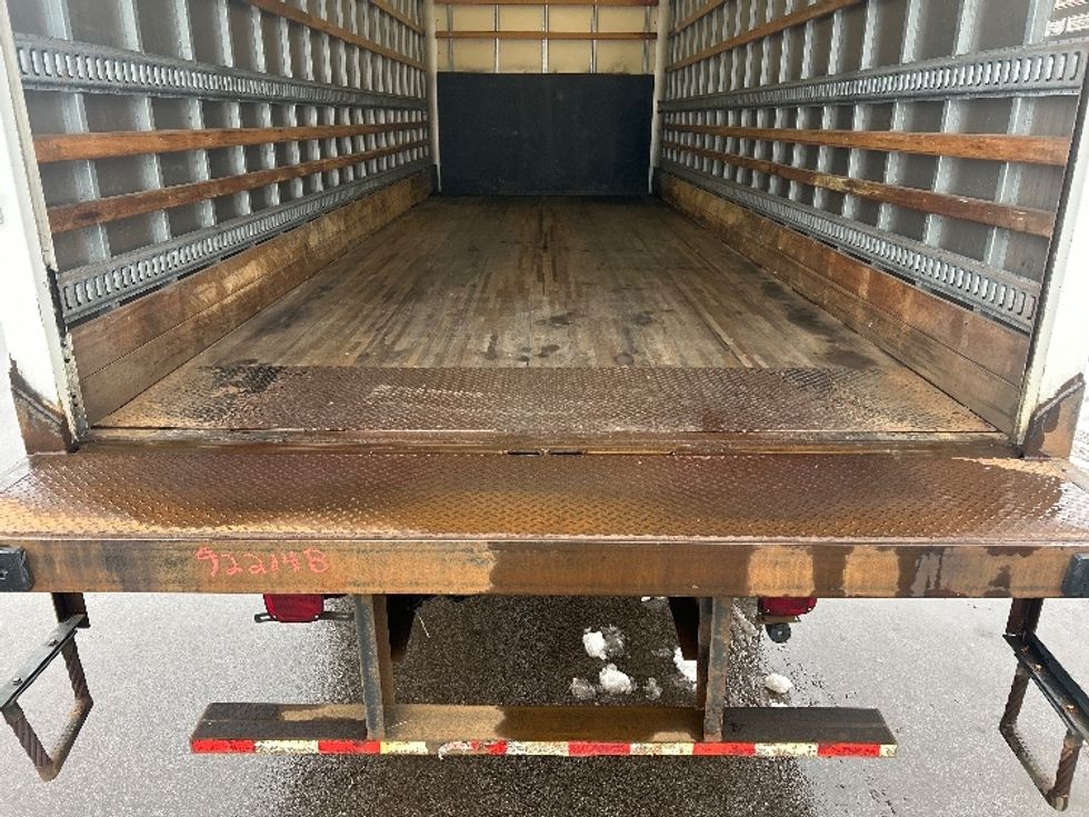 Medium Duty Box Truck-Light and Medium Duty Trucks-International-2019-MV607-Byron Center-MI-161,735\n\t\tmiles-$ 38,750 - Image 9