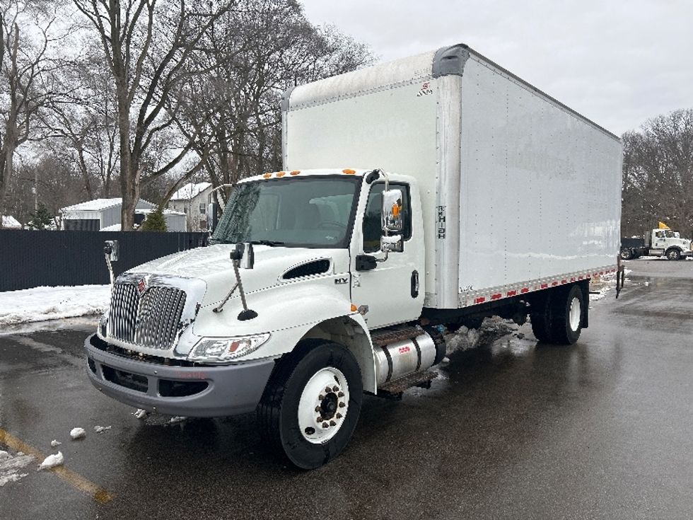 Medium Duty Box Truck-Light and Medium Duty Trucks-International-2019-MV607-Byron Center-MI-161,735\n\t\tmiles-$ 38,750 - Image 3
