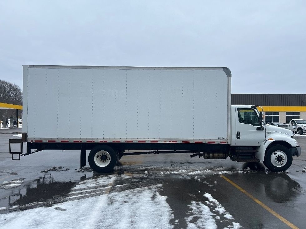 Medium Duty Box Truck-Light and Medium Duty Trucks-International-2019-MV607-Byron Center-MI-161,735\n\t\tmiles-$ 38,750 - Image 14