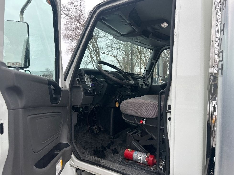 Medium Duty Box Truck-Light and Medium Duty Trucks-International-2019-MV607-Byron Center-MI-161,735\n\t\tmiles-$ 38,750 - Image 15