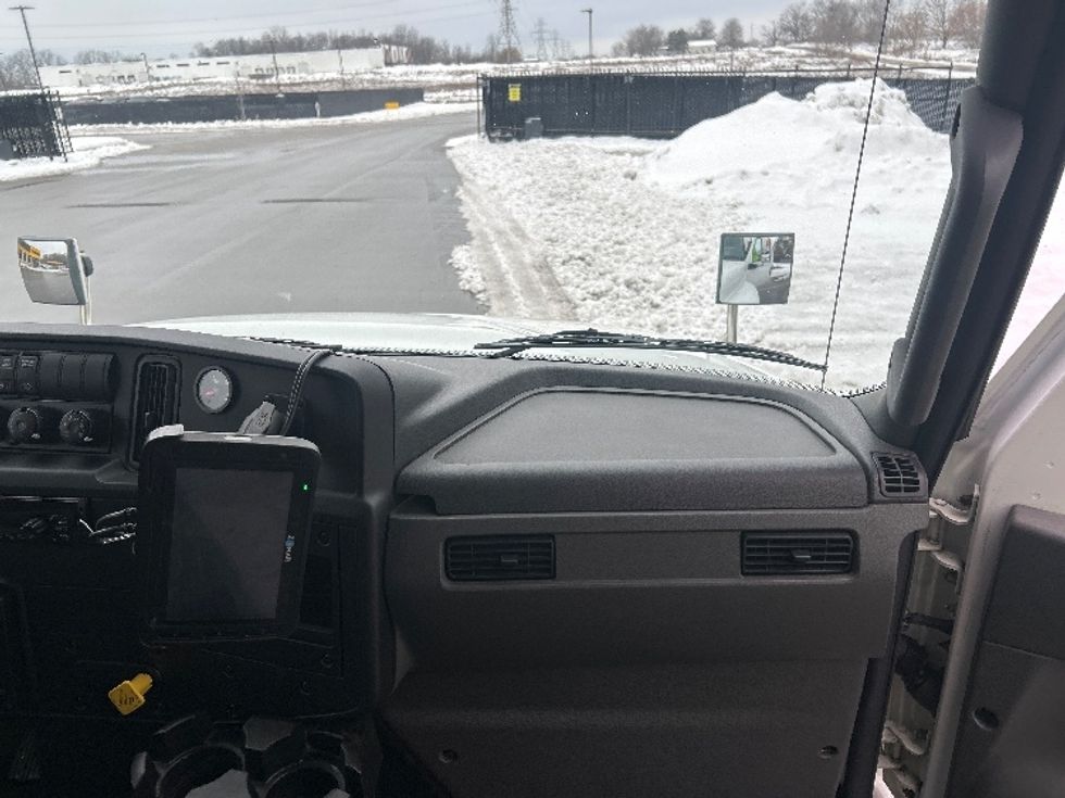 Medium Duty Box Truck-Light and Medium Duty Trucks-International-2019-MV607-Byron Center-MI-161,735\n\t\tmiles-$ 38,750 - Image 20