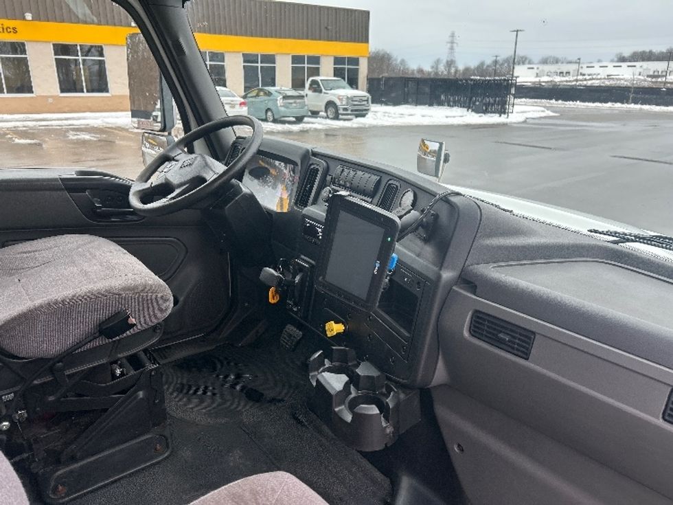 Medium Duty Box Truck-Light and Medium Duty Trucks-International-2019-MV607-Byron Center-MI-161,735\n\t\tmiles-$ 38,750 - Image 21