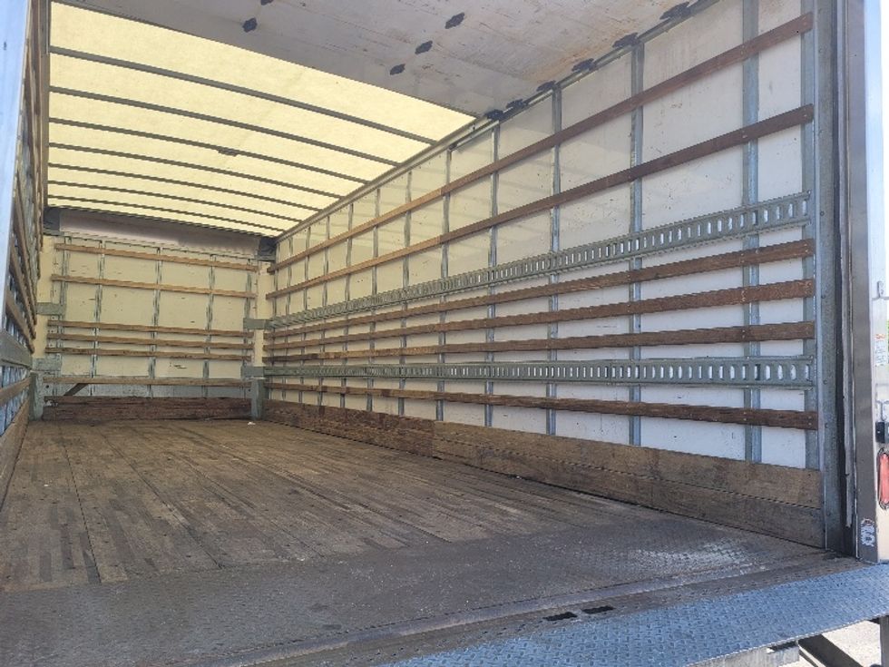 Medium Duty Box Truck-Light and Medium Duty Trucks-International-2019-MV607-Chicago (Melrose Park)-IL-151,378\n\t\tmiles-$ 51,000 - Image 12