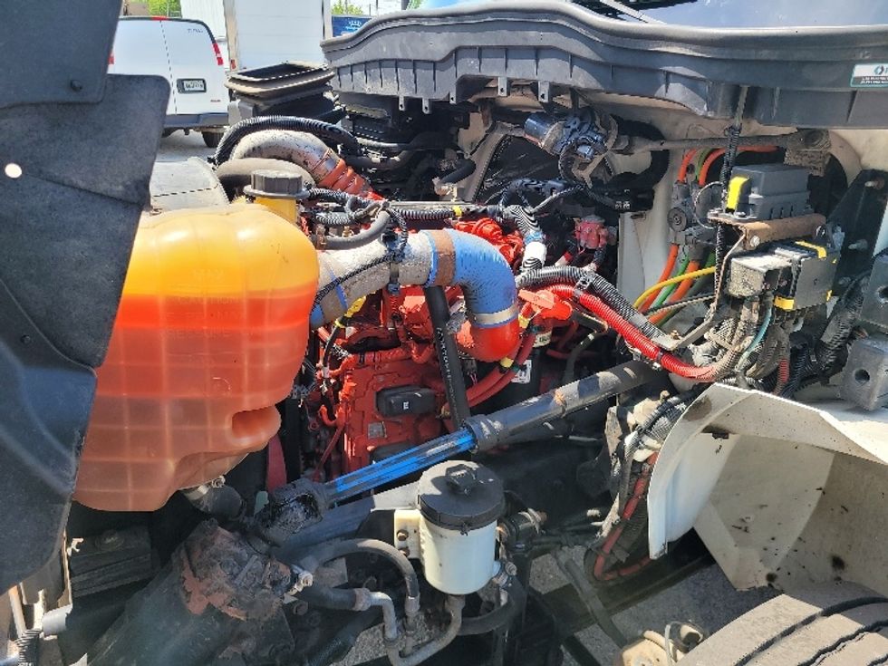Medium Duty Box Truck-Light and Medium Duty Trucks-International-2019-MV607-Chicago (Melrose Park)-IL-151,378\n\t\tmiles-$ 51,000 - Image 24