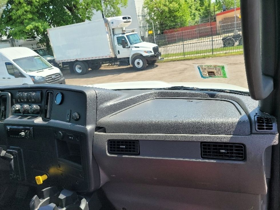 Medium Duty Box Truck-Light and Medium Duty Trucks-International-2019-MV607-Chicago (Melrose Park)-IL-151,378\n\t\tmiles-$ 51,000 - Image 21