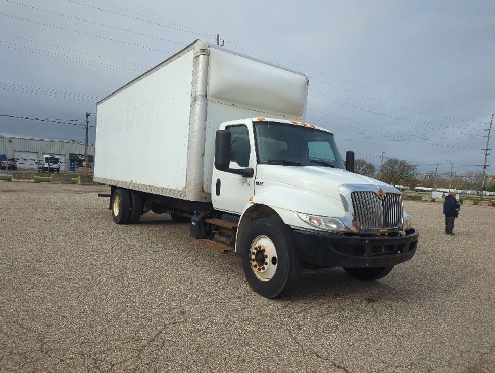 Medium Duty Box Truck-Light and Medium Duty Trucks-International-2019-MV607-Comstock Park-MI-341,060\n\t\tmiles-$ 20,500 - Image 1