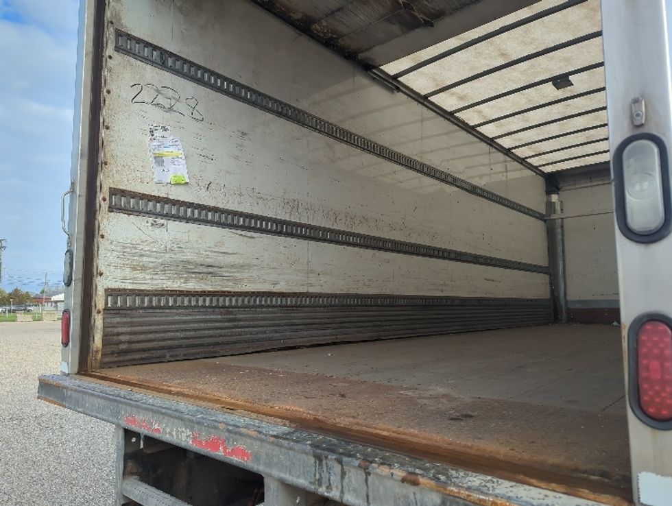 Medium Duty Box Truck-Light and Medium Duty Trucks-International-2019-MV607-Comstock Park-MI-341,060\n\t\tmiles-$ 20,500 - Image 11