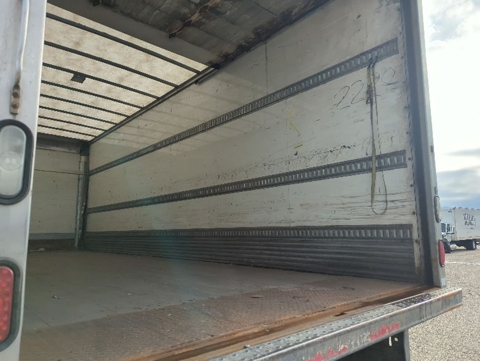 Medium Duty Box Truck-Light and Medium Duty Trucks-International-2019-MV607-Comstock Park-MI-341,060\n\t\tmiles-$ 20,500 - Image 12