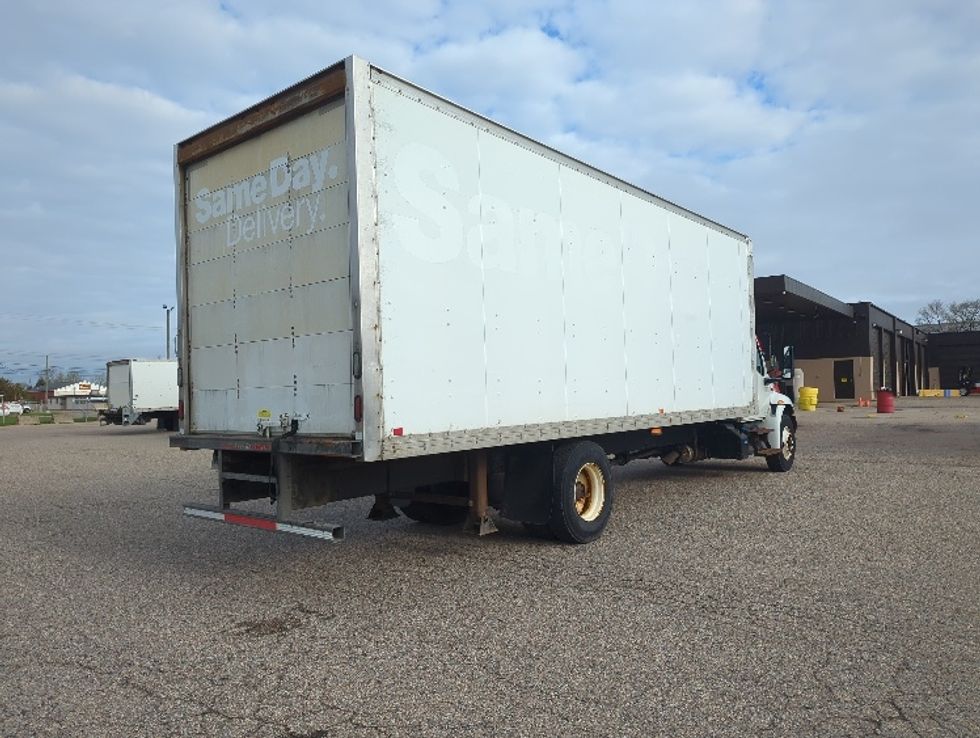 Medium Duty Box Truck-Light and Medium Duty Trucks-International-2019-MV607-Comstock Park-MI-341,060\n\t\tmiles-$ 20,500 - Image 13