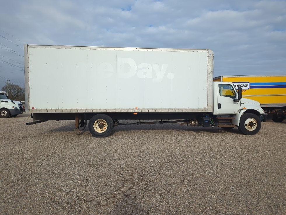 Medium Duty Box Truck-Light and Medium Duty Trucks-International-2019-MV607-Comstock Park-MI-341,060\n\t\tmiles-$ 20,500 - Image 15