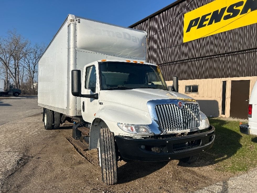 Medium Duty Box Truck-Light and Medium Duty Trucks-International-2019-MV607-Comstock Park-MI-347,195\n\t\tmiles-$ 20,500 - Image 1