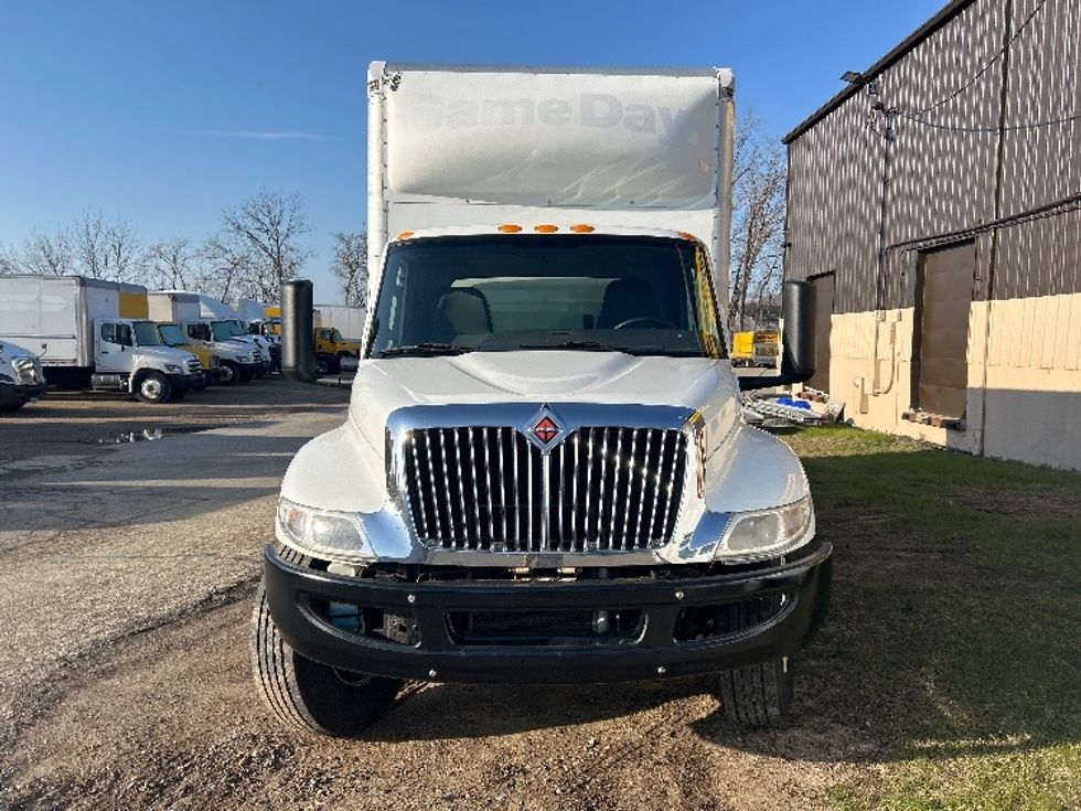 Medium Duty Box Truck-Light and Medium Duty Trucks-International-2019-MV607-Comstock Park-MI-347,195\n\t\tmiles-$ 20,500 - Image 2