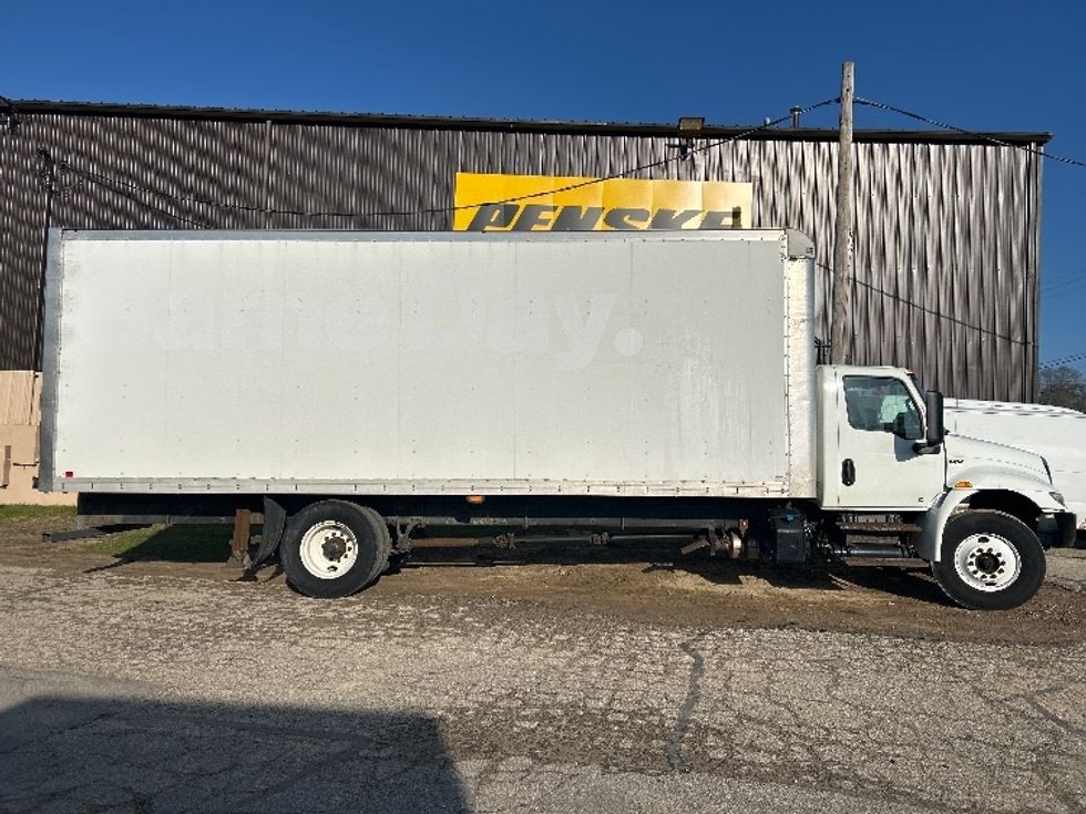 Medium Duty Box Truck-Light and Medium Duty Trucks-International-2019-MV607-Comstock Park-MI-347,195\n\t\tmiles-$ 20,500 - Image 15