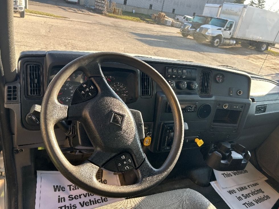 Medium Duty Box Truck-Light and Medium Duty Trucks-International-2019-MV607-Comstock Park-MI-347,195\n\t\tmiles-$ 20,500 - Image 18